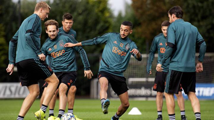 El Ajax entrenando.