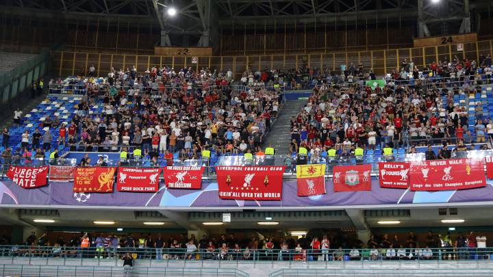 Liverpool CEO praised for paying hospital visit to lone fan after Napoli attack