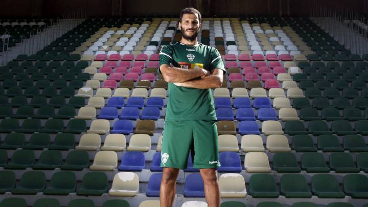 Yacine Qasmi amenaza la euforia del Tenerife en Elche