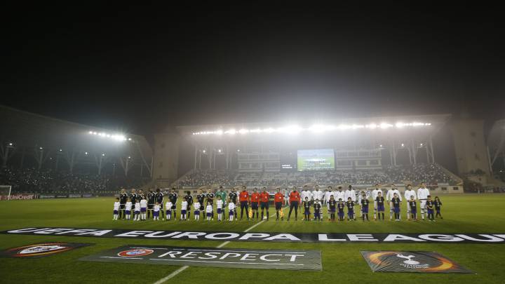 El Sevilla se enfrenta este jueves al Qarabag, un equipo exiliado a Bakú por culpa de la guerra de Nagorno-Karabaj que es patria para muchos aficionados.