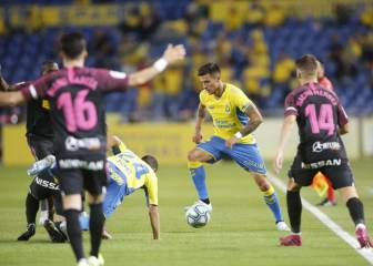 Pedri es una estrella: golazo y primera victoria de Las Palmas