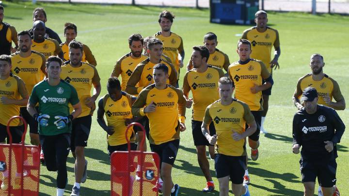 El Getafe, entrenándose.