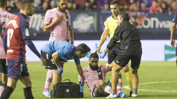 El Betis no tendrá a Nabil Fekir contra el Levante y es posible que tampoco contra el Villarreal el próximo viernes. Rubi alinearía a Loren y Borja Iglesias.