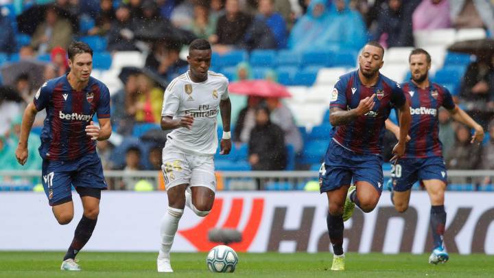 Vezo y Rochina se quedan fuera de la convocatoria del Levante