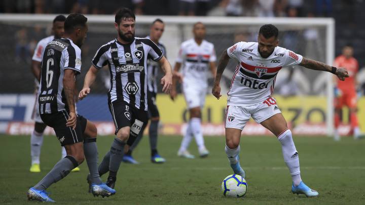 Alves: "Algunos clubes creían que no tengo potencial para llegar al Mundial"
