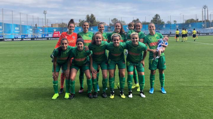 Jugadoras de la Real Sociedad antes del partido contra el Espanyol.