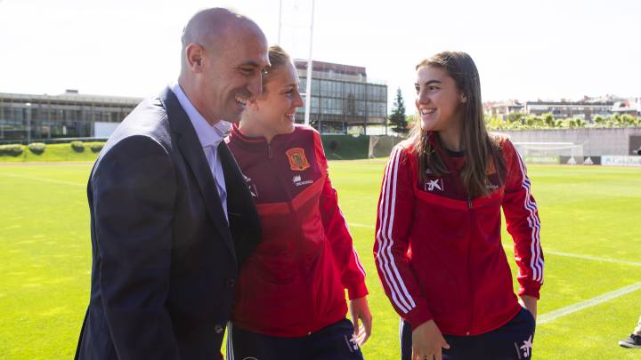 Rubiales recibió a La Roja en su vuelta al trabajo