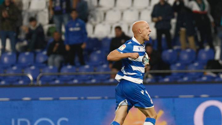 Mollejo celebra un gol con el Deportivo