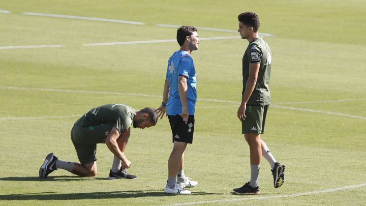 El Betis es el que más goles encaja de LaLiga y Rubi se plantea cambiar a defensa de cinco, como Quique Setién. La media bajó de 1,85 goles a 1,28 por duelo