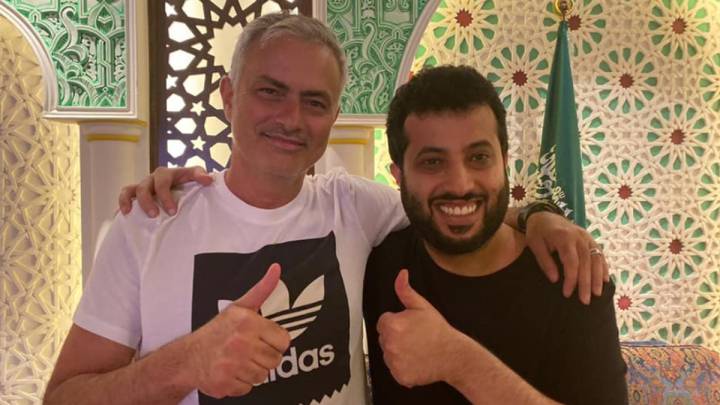 Mourinho se reúne con el jeque del Almería: "Aquí yo no soy The Special One"