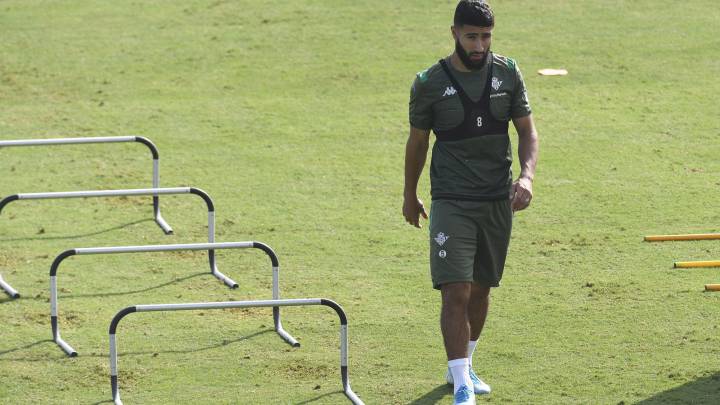 Fekir y Canales, en la lista del Betis para medirse al Eibar