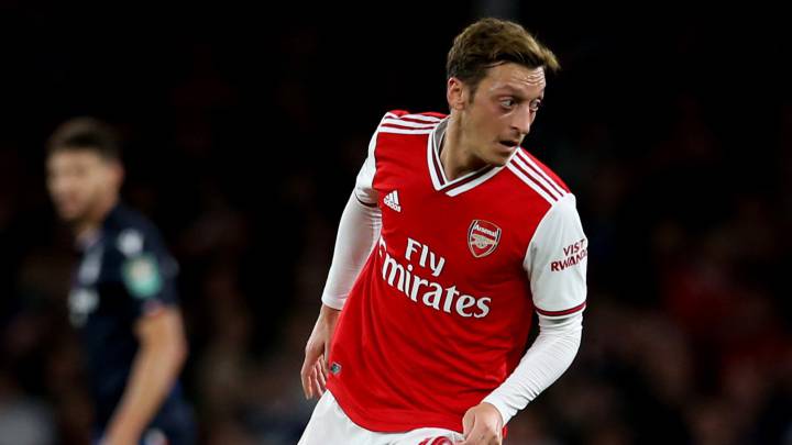 El centrocampista alemán del Arsenal, Mesut Özil, durante un partido.
