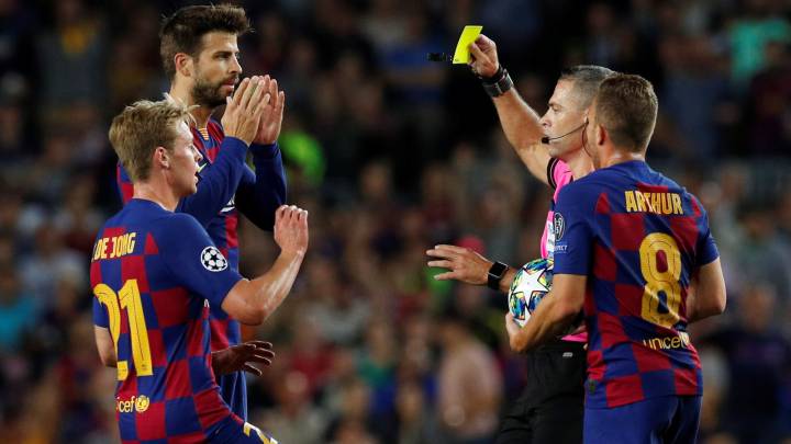 Las tarjetas, un problema nuevo para Piqué