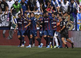 Aitor salva al Levante y agrava la situación de Pellegrino