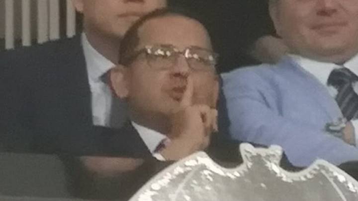 Murthy manda callar a Mestalla y el club denuncia amenazas contra él en su teléfono móvil