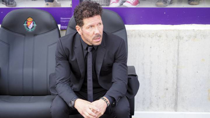 Simeone, en el banquillo de Zorrilla, donde el Atlético volvió a quedarse sin gol por cuarta vez en cinco partidos de Liga.