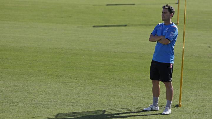 El Betis habla con los capitanes verdiblancos y colocó una cláusula por la que puede destituir a Rubi el triple de barato si es colista tres jornadas.