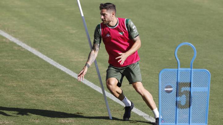 Rubi no para de realizar
pruebas en el pivote del Betis