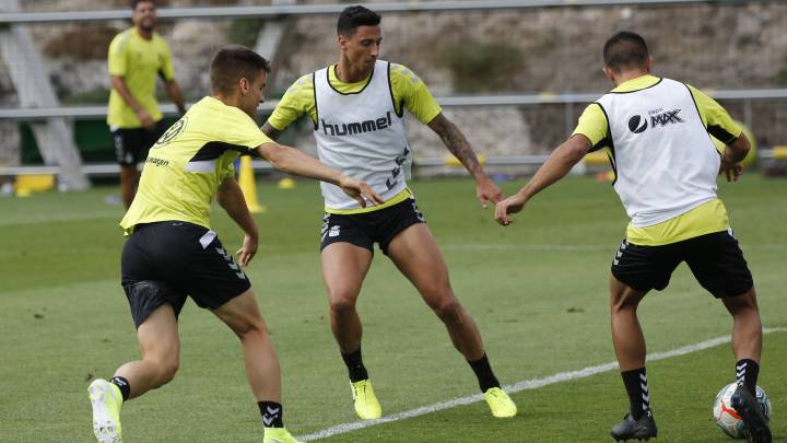 Maikel Mesa se integra en la dinámica de grupo