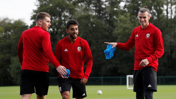 Gareth Bale durante el entrenamiento de ayer con Gales.