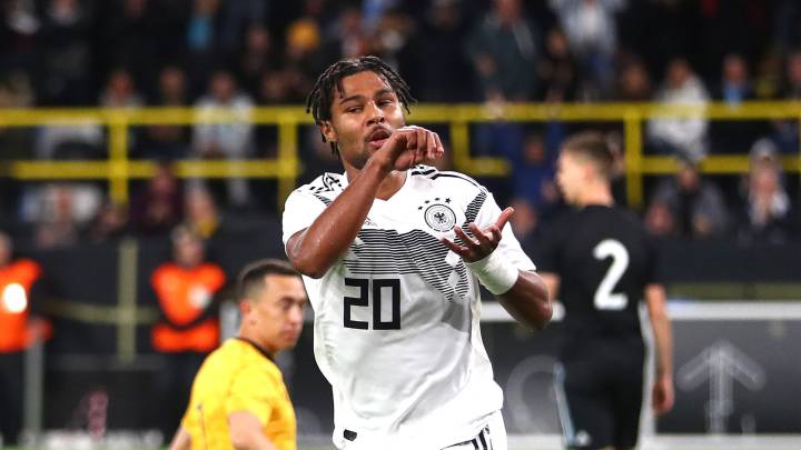 Gnabry derriba récords de Klose
