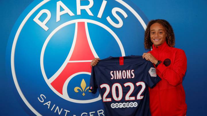 Xavi Simons, en su presentación como jugador del PSG.