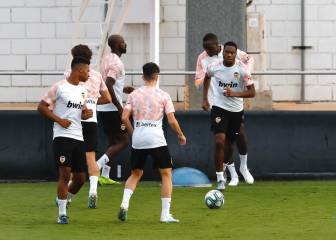 Valencia: Kondogbia ya trabaja con el grupo y Gayà sigue aparte