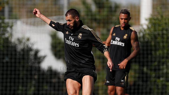 Benzema y Mariano, en un entrenamiento del Real Madrid.
