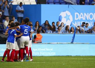 El césped se ‘maquilla’ para este domingo ante el Villarreal