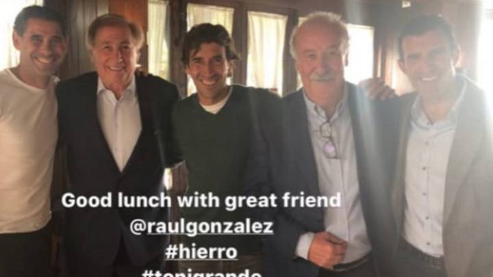 Storie de Raúl con una foto de Figo, Raúl, Del Bosque, Hierro y Toni Grande