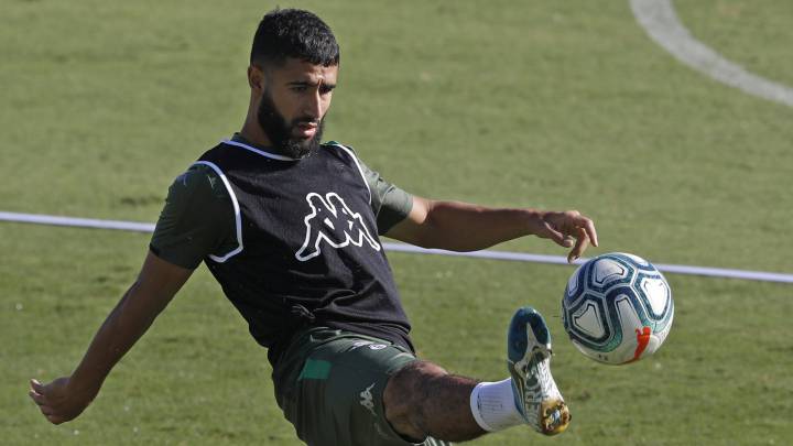 El francés del Betis Nabil Fekir jugó y perdió su primer encuentro europeo en Anoeta, contra la Real Sociedad, en el playoff de Champions League 2013-2014.