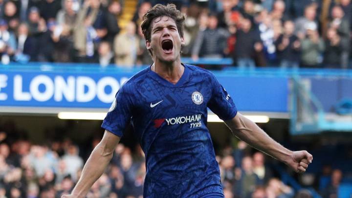 Marcos Alonso celebra su gol ante el Newcastle.