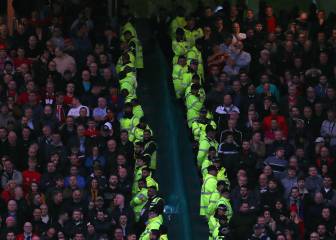 El United expulsó a un fan del estadio por insultos racistas