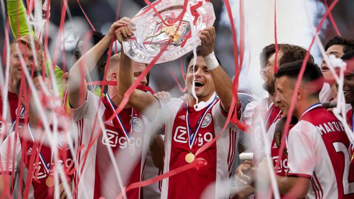 Los jugadores del Ajax, celebrando un título.