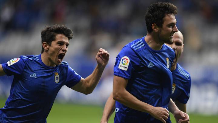 Borja tira del Oviedo