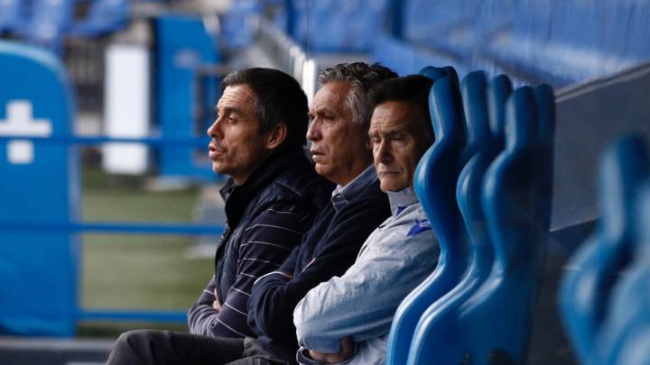 Paco Zas viendo un entrenamiento del Deportivo en Riazor