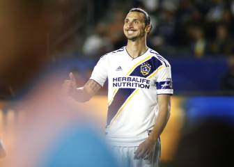 Napoli waiting on Ibrahimovic
