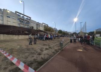 Lío en el derbi local de Jerez:
agreden al portero del Xerez Deportivo desde la grada