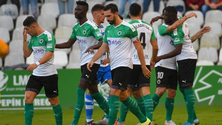 El Racing no saca rédito a adelantarse en el marcador