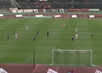 Insólito: ¡recibió dos goles de mitad de cancha en 2 minutos!
