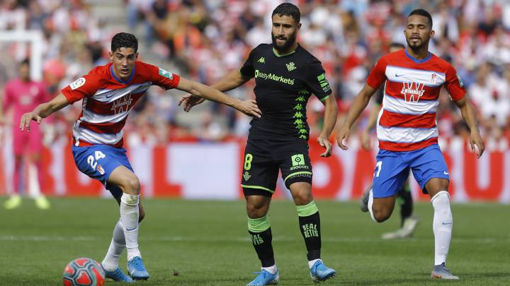 El atacante del Betis Nabil Fekir tiene cuatro amarillas y, a una de la suspensión, puede perderse el partido ante el Real Madrid o el derbi con el Sevilla.