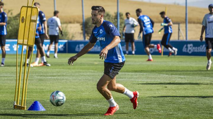 Luis Rioja, en un entrenamiento del Alavés