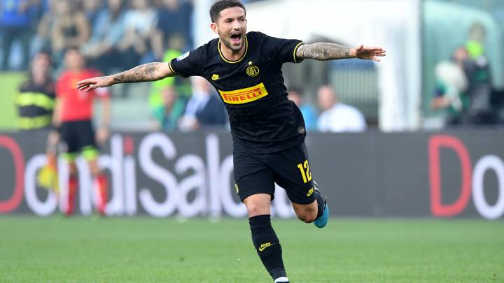 Stefano Sensi's agent flies into Barcelona