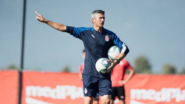 Martí dirige un entrenamiento del Girona.