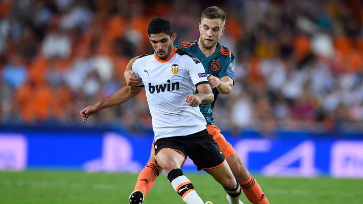 Guedes, contra el Ajax.