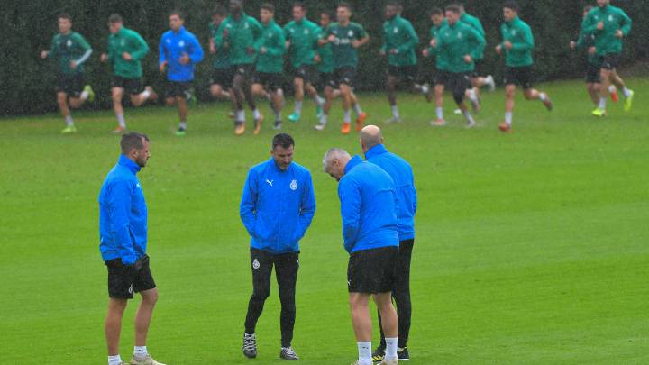 Iván Ania en el entrenamiento del Racing.