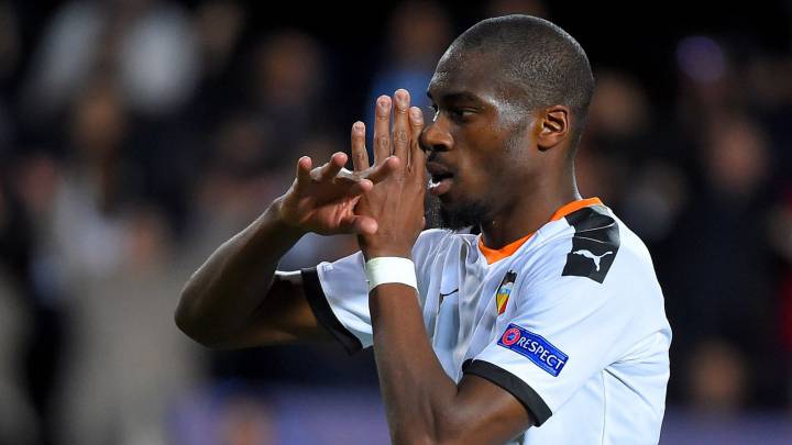 Geoffrey Kondogbia celebrando su gol en Mestalla.