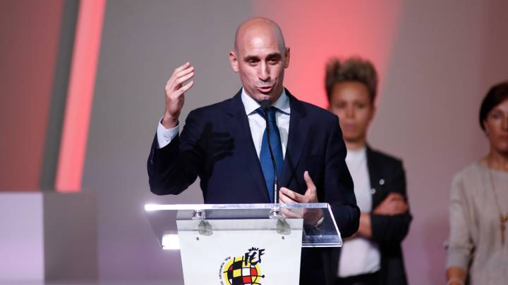 Rubiales ofrece los 1,15 millones necesarios para evitar la huelga