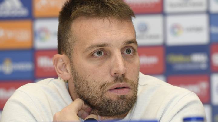 Michu se despidió del Oviedo en rueda de prensa.