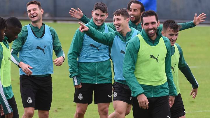 El vestuario del Racing se niega a caer en el pesimismo